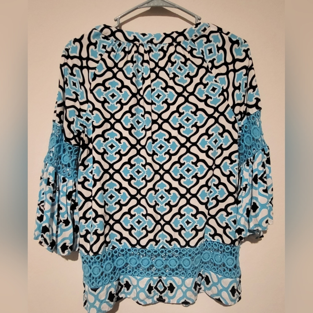 Top - Picture 2 of 3